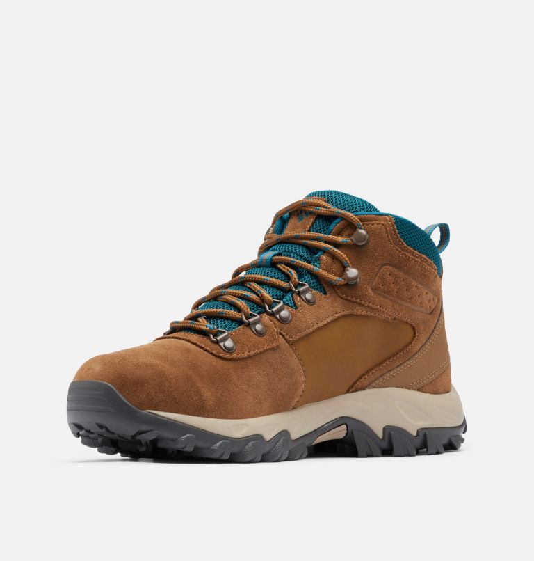 Light Brown Columbia Newton Ridge™ Plus II Suede Waterproof Men's Hiking Boots | ZEO1544ML